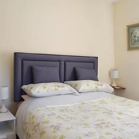 Holiday home Farfield House